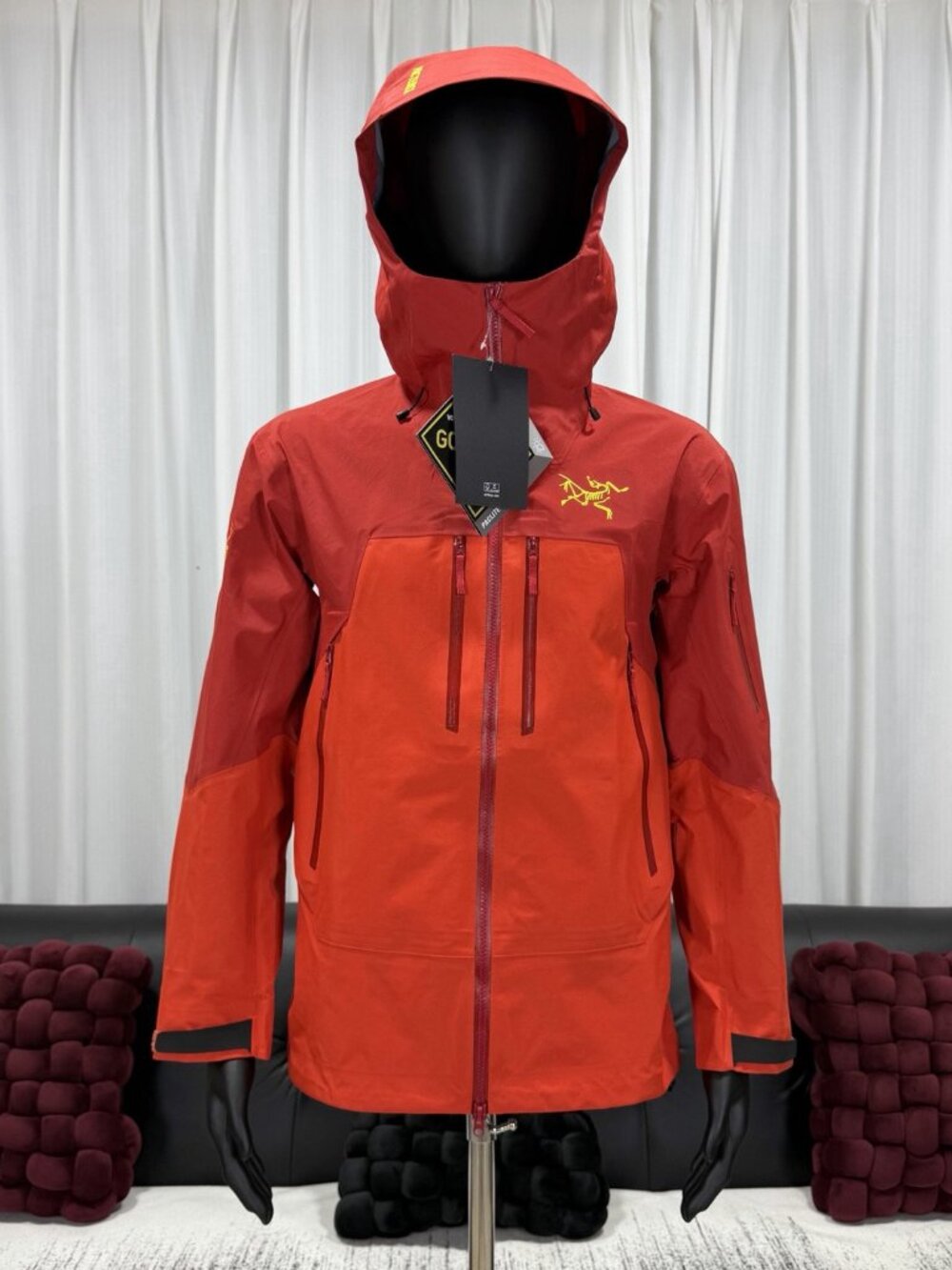 Arc'teryx Alpha SV Hooded Hardshell Jacket – Red/Orange Colorblock